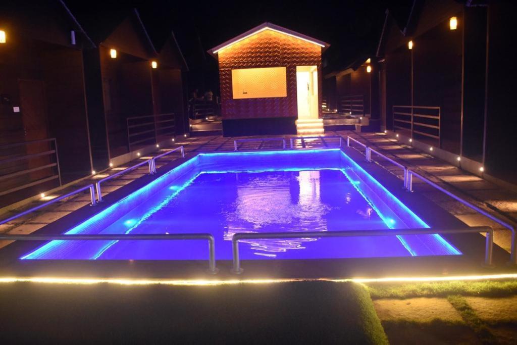 Woodhouse Beach Resort Baga Luaran gambar